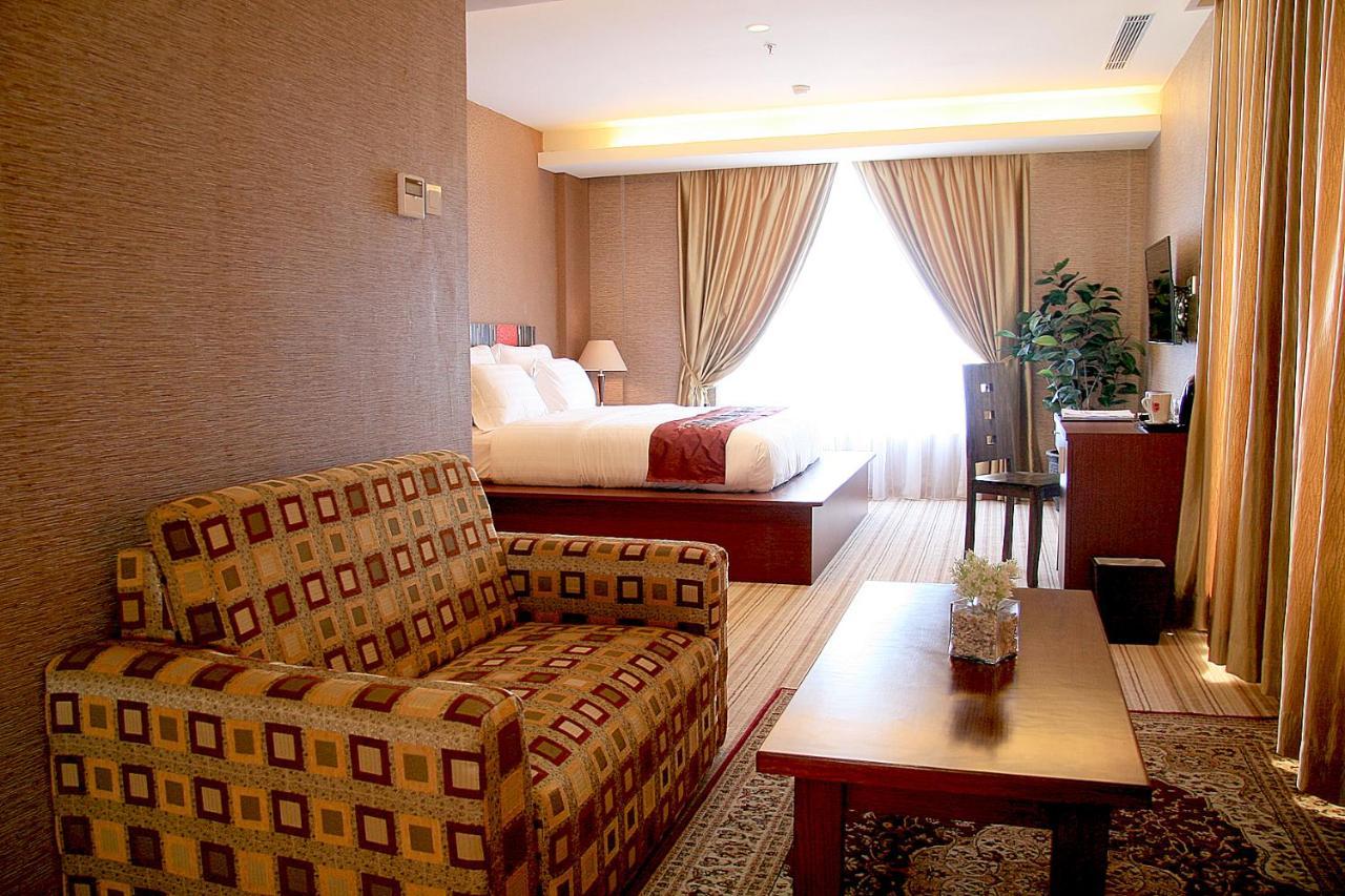 Lion Hotel&Plaza Manado Exterior foto