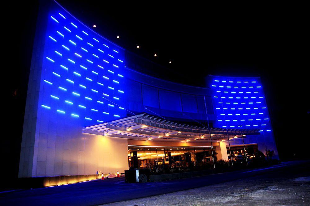 Lion Hotel&Plaza Manado Exterior foto