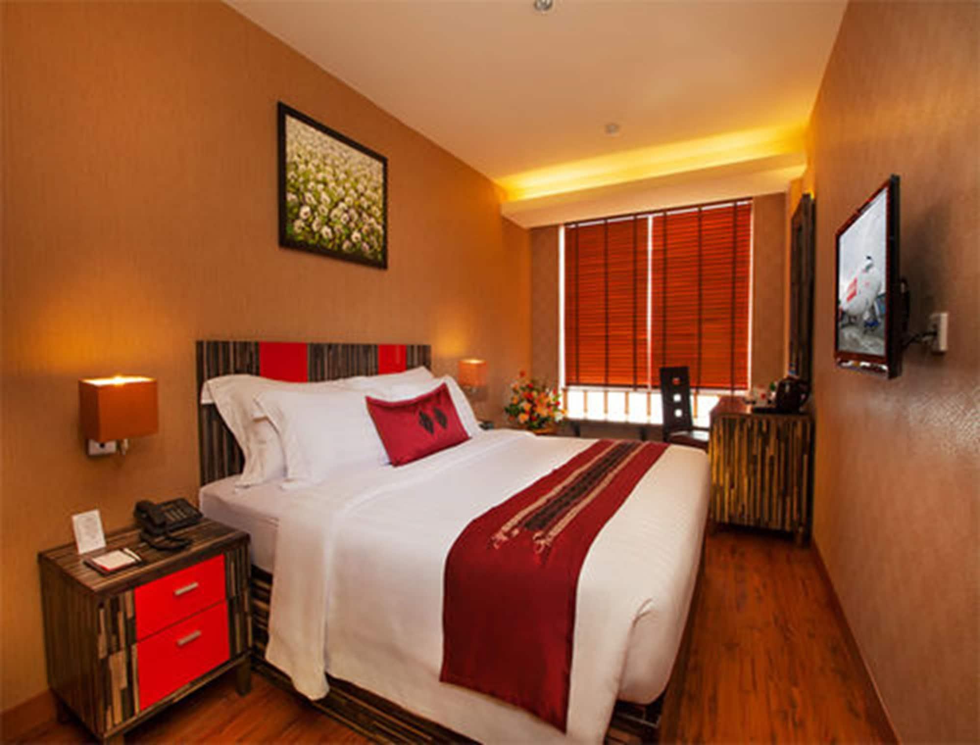 Lion Hotel&Plaza Manado Exterior foto