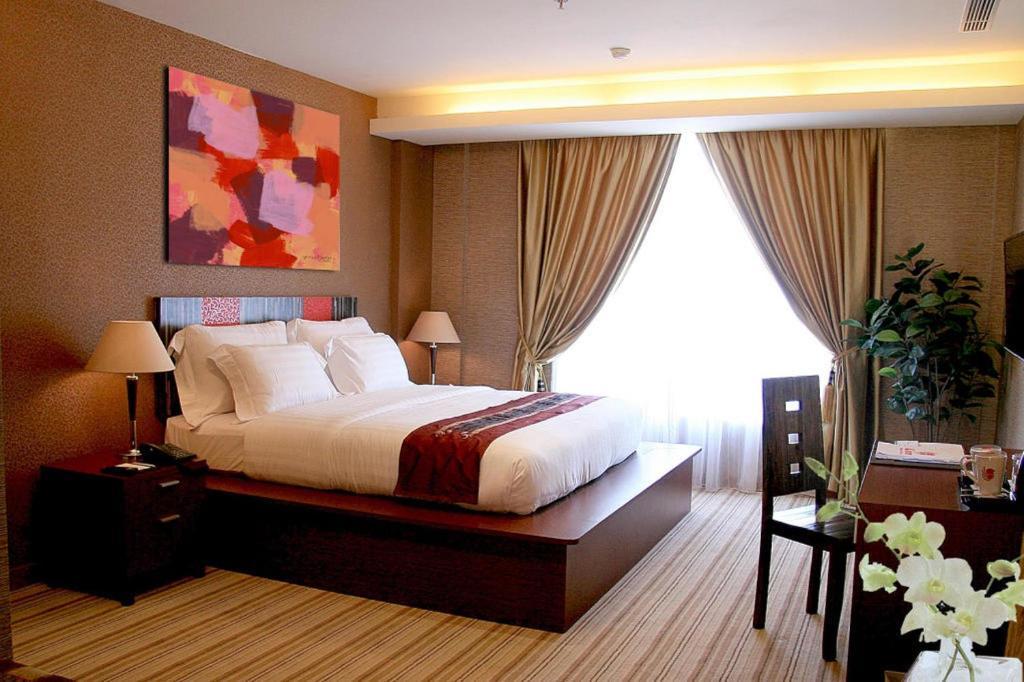 Lion Hotel&Plaza Manado Exterior foto