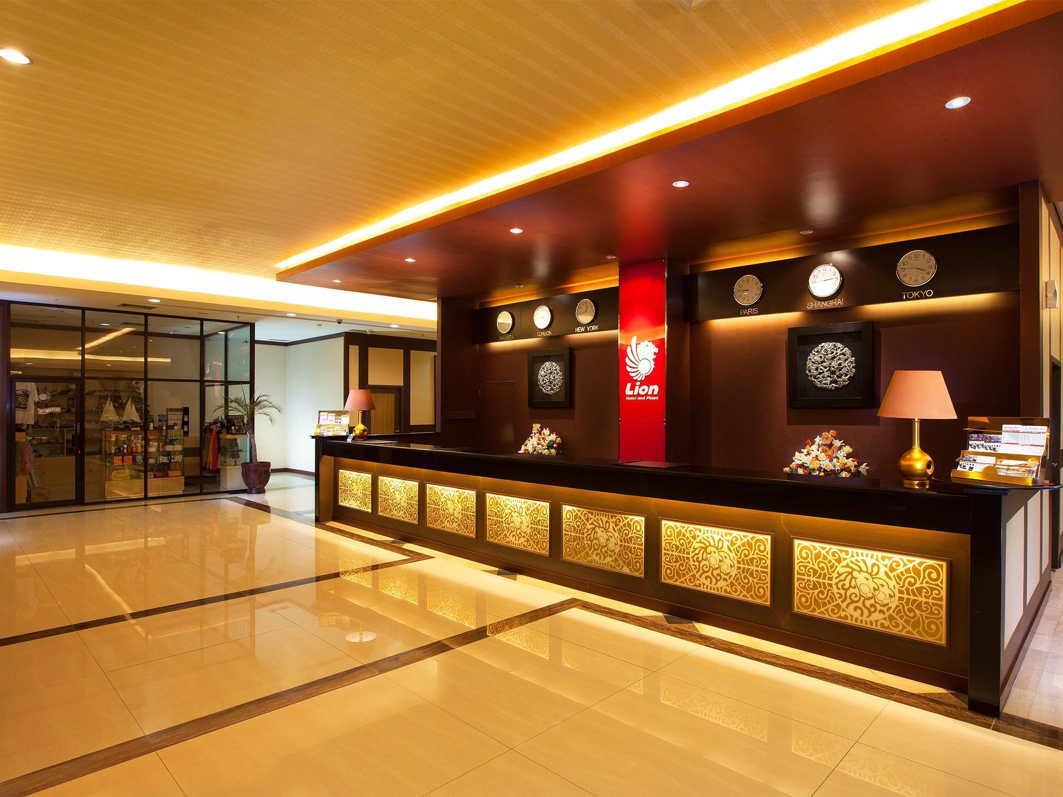 Lion Hotel&Plaza Manado Exterior foto