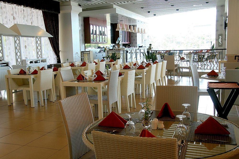 Lion Hotel&Plaza Manado Exterior foto