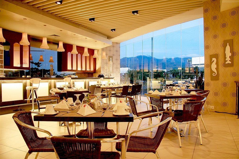 Lion Hotel&Plaza Manado Exterior foto
